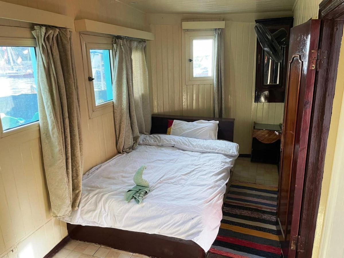 Floating Hotel- Happy Nile Boat Luxor Eksteriør bilde